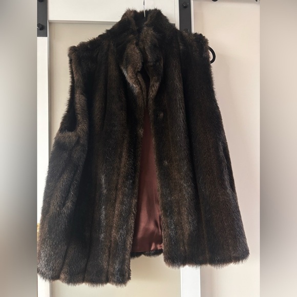_ Jackets & Blazers - Elegant Brown Faux Fur Vest